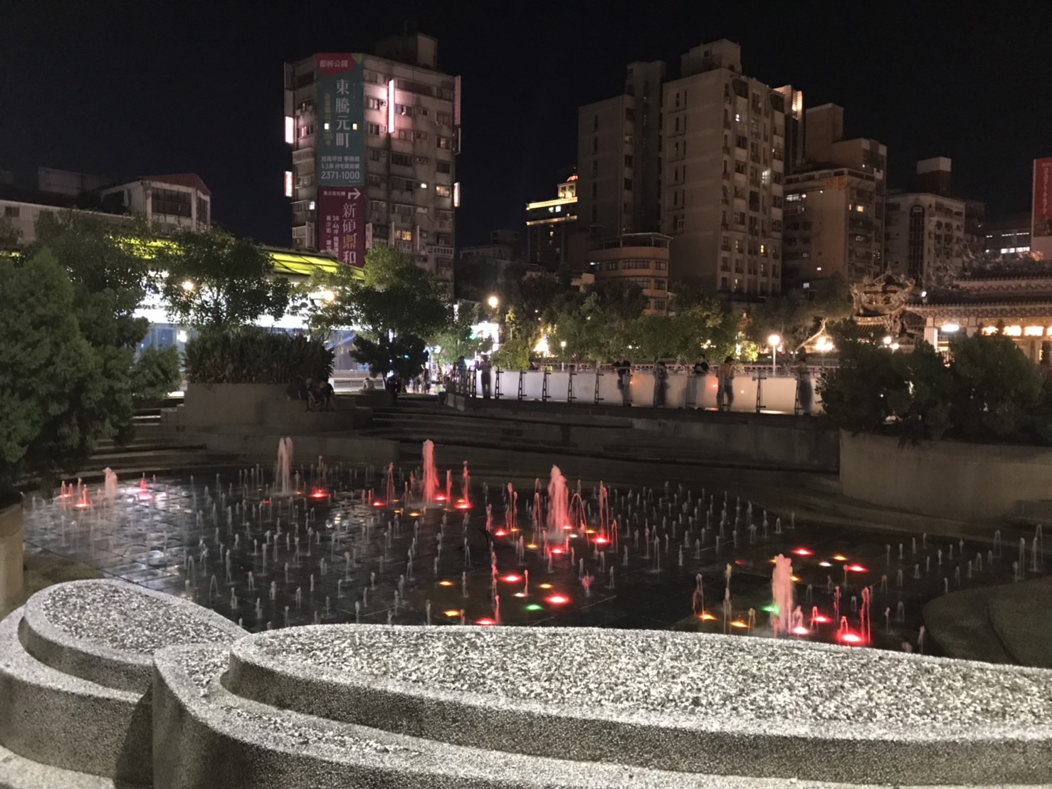 龍山寺水舞