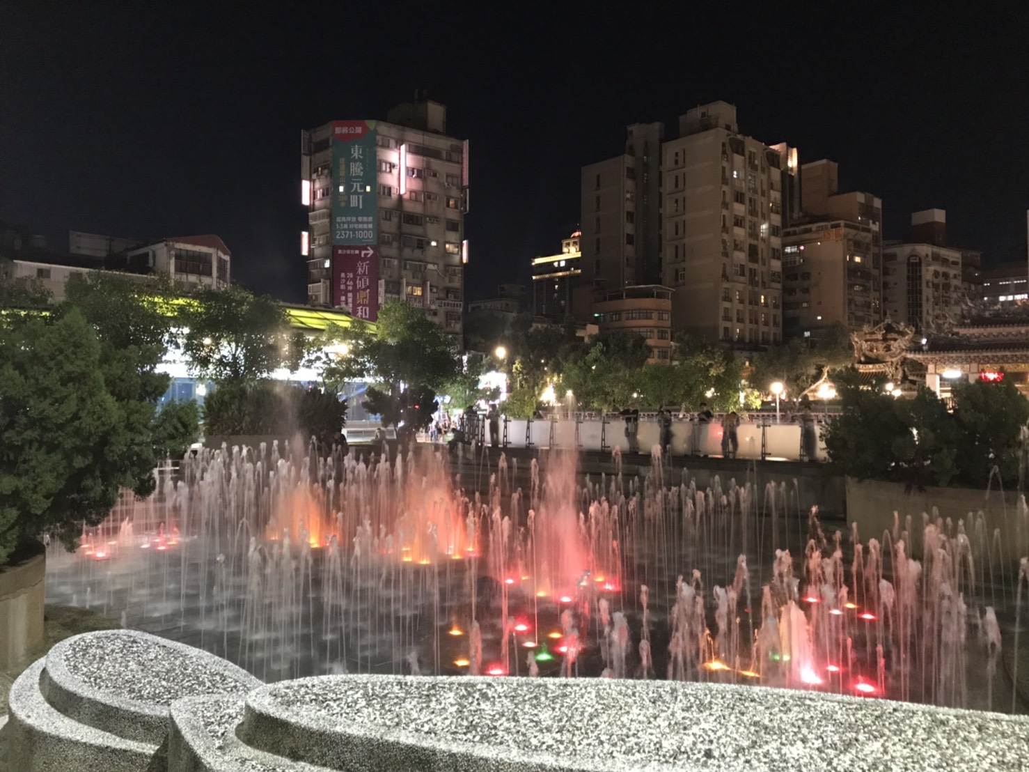 龍山寺水舞
